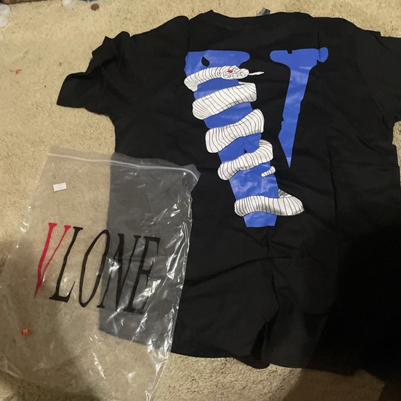 Brand new black and blue vlone shirt - Picture 4 of 8
